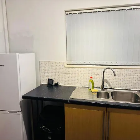 Cosy Two Bedroom House In Bradford (West Yorkshire)