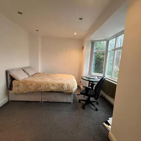 Cosy Two Bedroom House In *