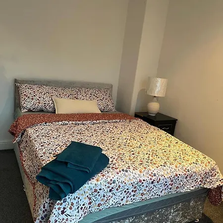 Cosy Two Bedroom House In * Bradford (West Yorkshire)