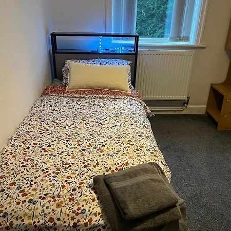 Cosy Two Bedroom House In *