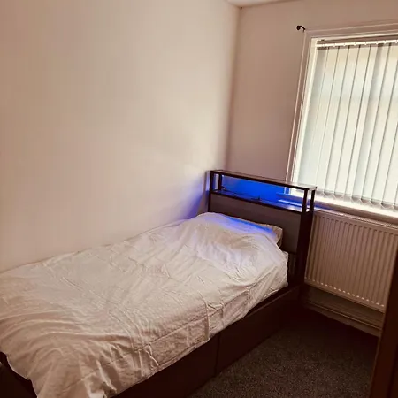 Cosy Two Bedroom House In *